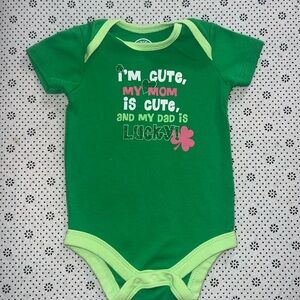 🛍CUTE LITTLE GIRLS ONESIE SIZE 3-6 MONTHS 🛍